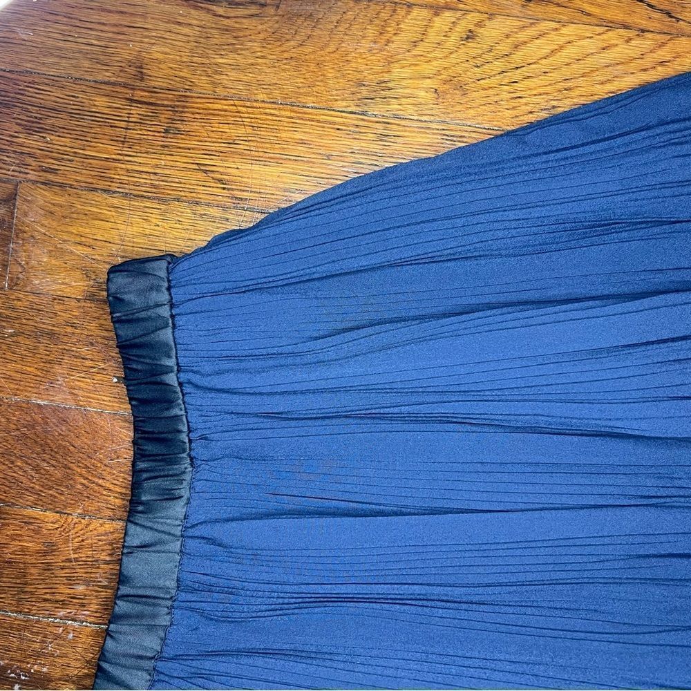 Troissix Navy Blue Pleated Midi Skirt - Picture 2 of 5